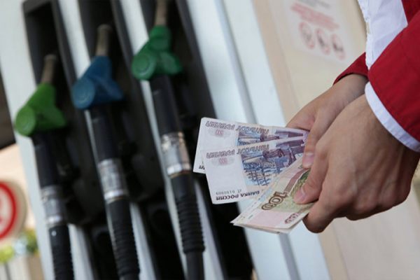 Цены  на моторное топливо в Саратовской области растут 