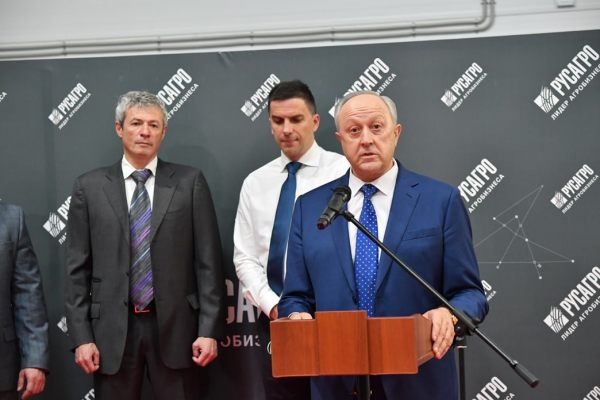 Саратовский губернатор стремительно теряет остатки своего авторитета