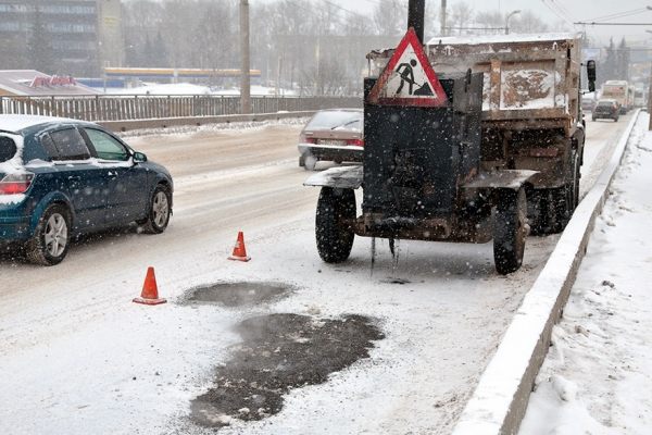 Почему дорожники ведут ремонт в холодное время года