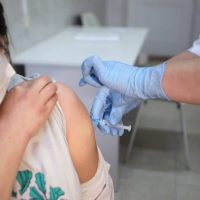 Принудительная вакцинация рискует повторить судьбу горбачевской антиалкогольной кампании
