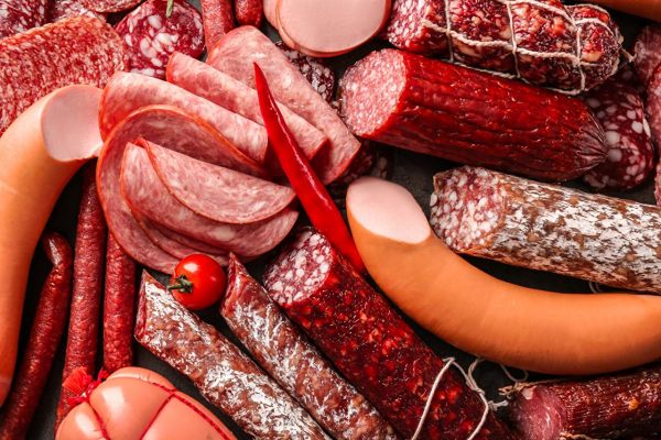 Сколько тонн колбасы необходимо саратовцам
