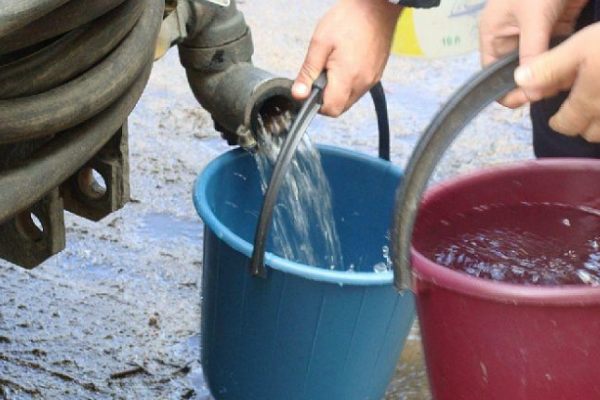 Отключение воды во многих районах Саратова становится нормой