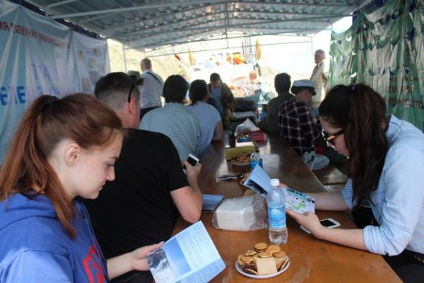 Флотилия плавучих университетов устроила в Нижней Банновке плавучее кафе