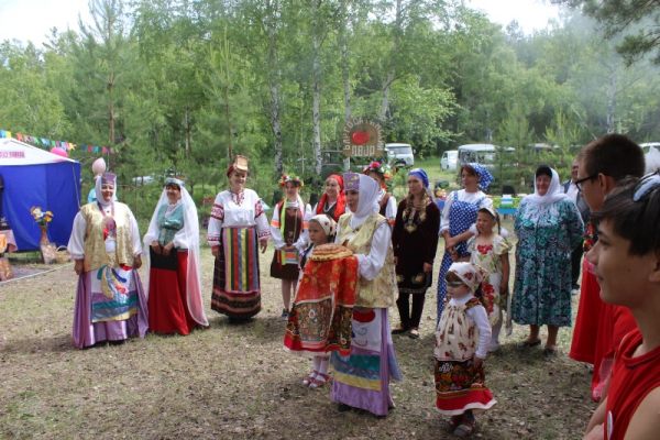 В Хвалынском районе прошёл традиционный праздник «Славься, берёзовая Русь!»