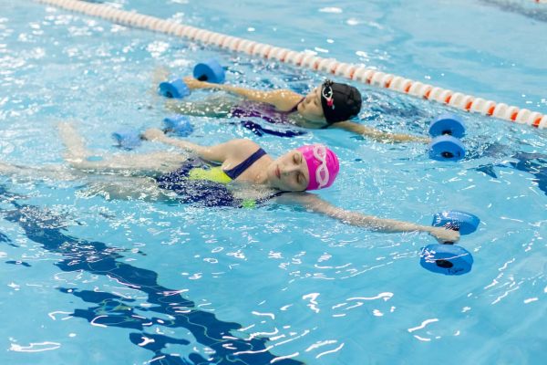 Уполномоченная по делам ребёнка предложила массово учить детей плаванию
