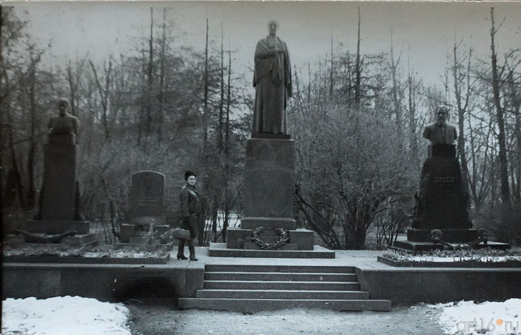 Место, где похоронена мама Ленина