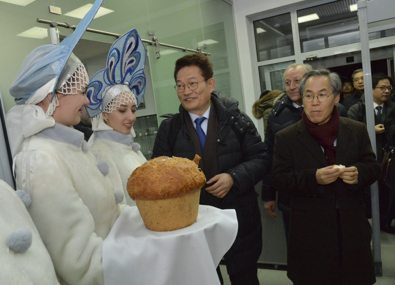 Корейским товарищам хлеб и соль понравились. Ждем от них инвестиций