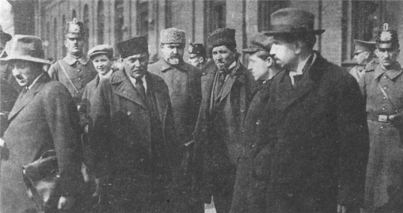 Советская делегация на конференции в Рапалло в апрель 1922 года представляла одну и стран "блока оскорбленных"