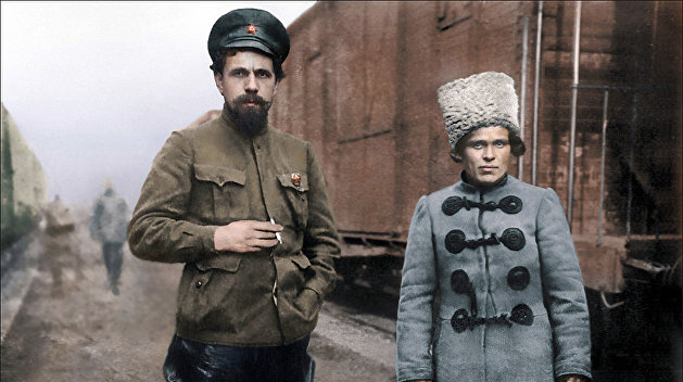 Батька Махно справа спас Москву и большевиков