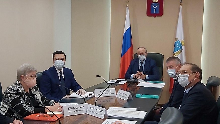 Большинство из высших чиновников Саратовской области, кто тщательно защищался от вируса, носил маски и мыл руки - заразились