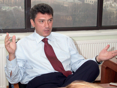 Борис Немцов не может скрыть своей радости