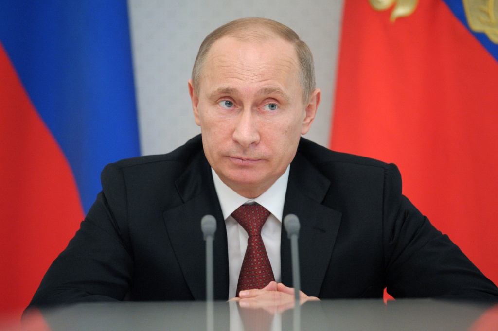 Путин поручил наладить отечественное производство оборудования для «закона Яровой»