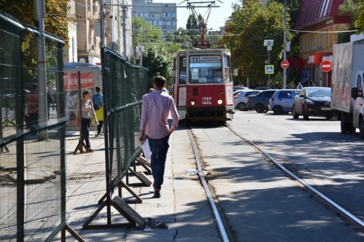 Трамвайные линии в Мирном переулке стали проблемой для всех, кроме депутатов городской думы